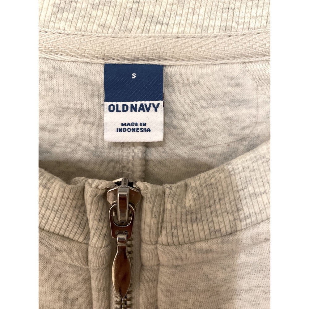 Old Navy quilted sweatshirt - Picture 7 of 9